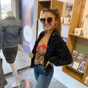 Meet your Posher, Leili